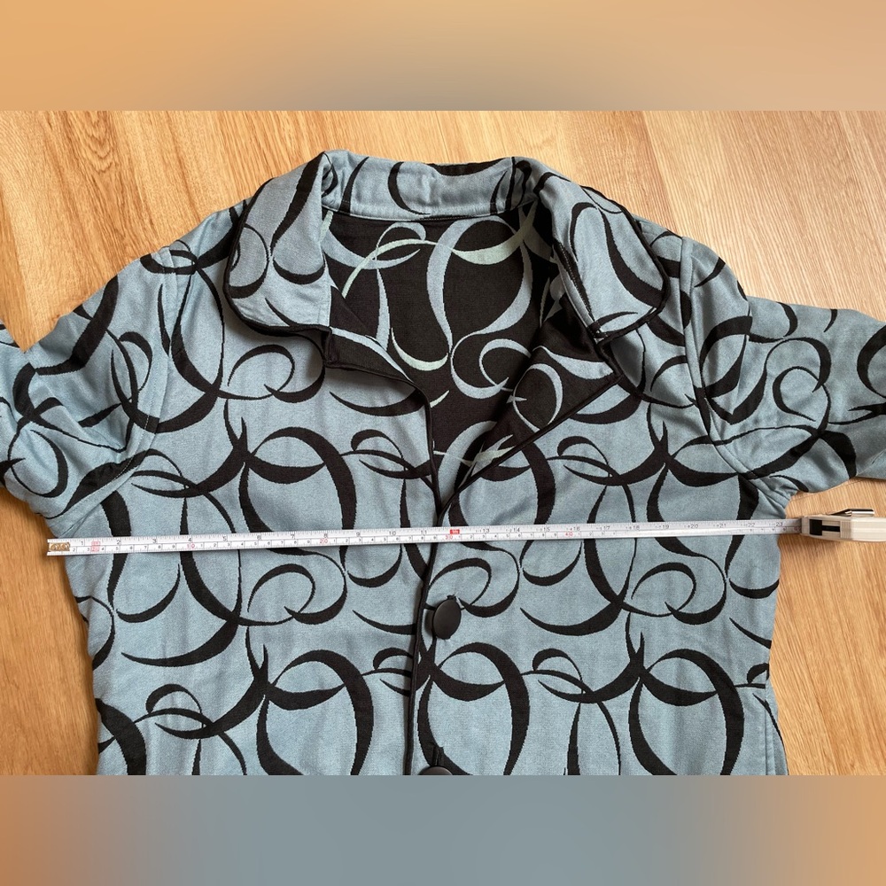 Winding River reversible jacket blue black abstract design large - Picture 6 of 7